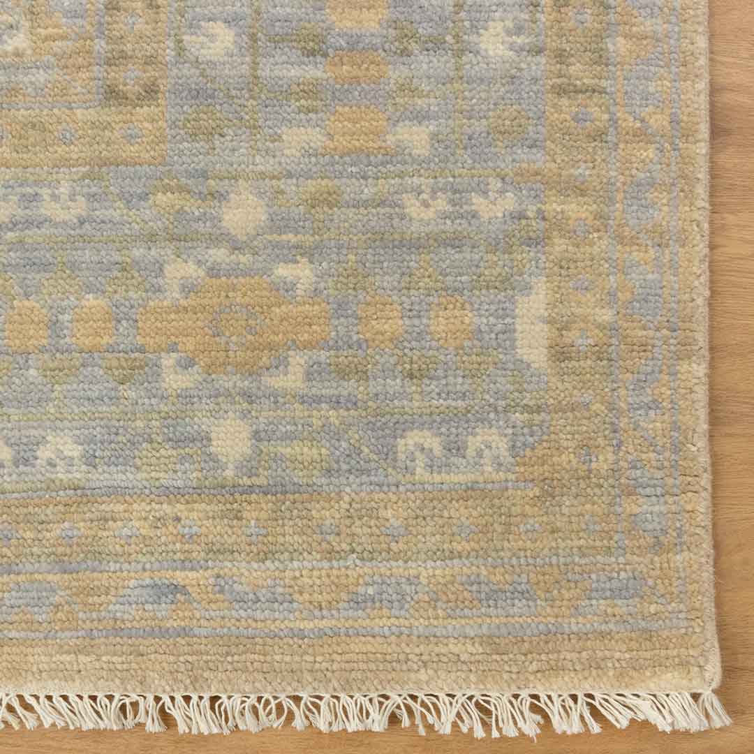 Artisan Hand-Knotted Mamluk Distressed look Rug: Quality Meets Design