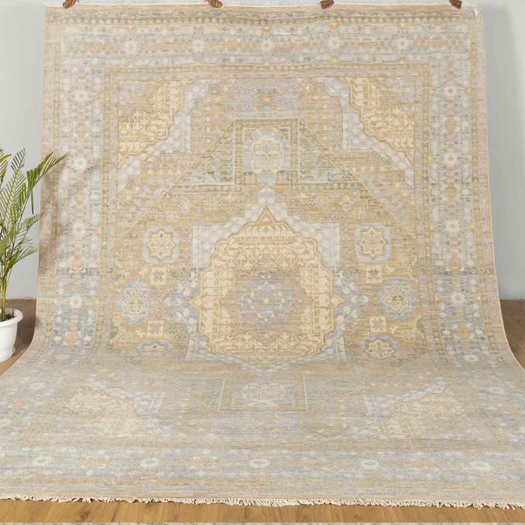 Artisan Hand-Knotted Mamluk Distressed look Rug: Quality Meets Design