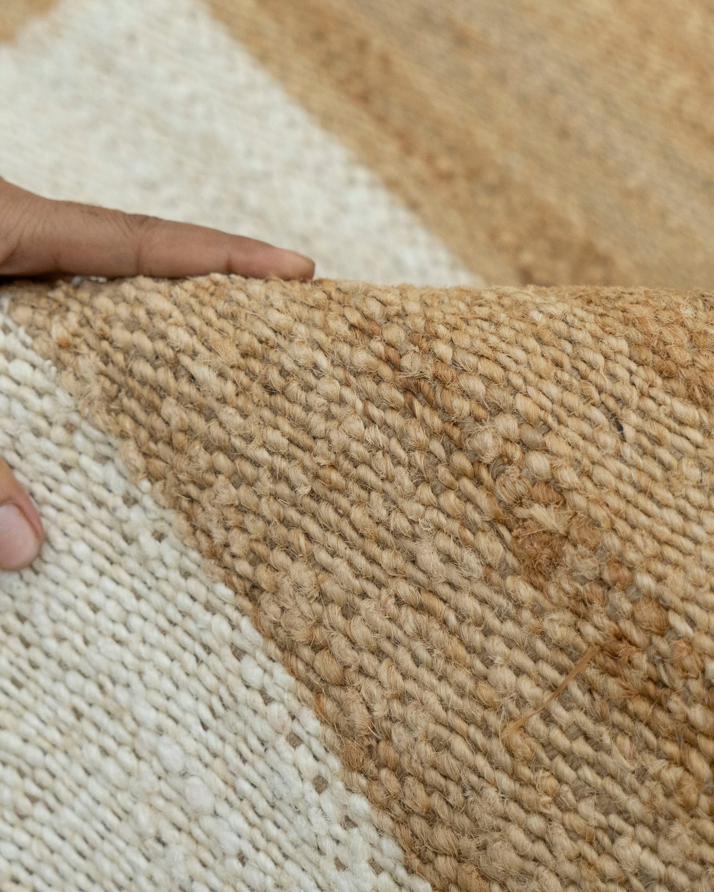 Modern Checkered Jute Area Rug - Perfect for Living Room & Bedroom