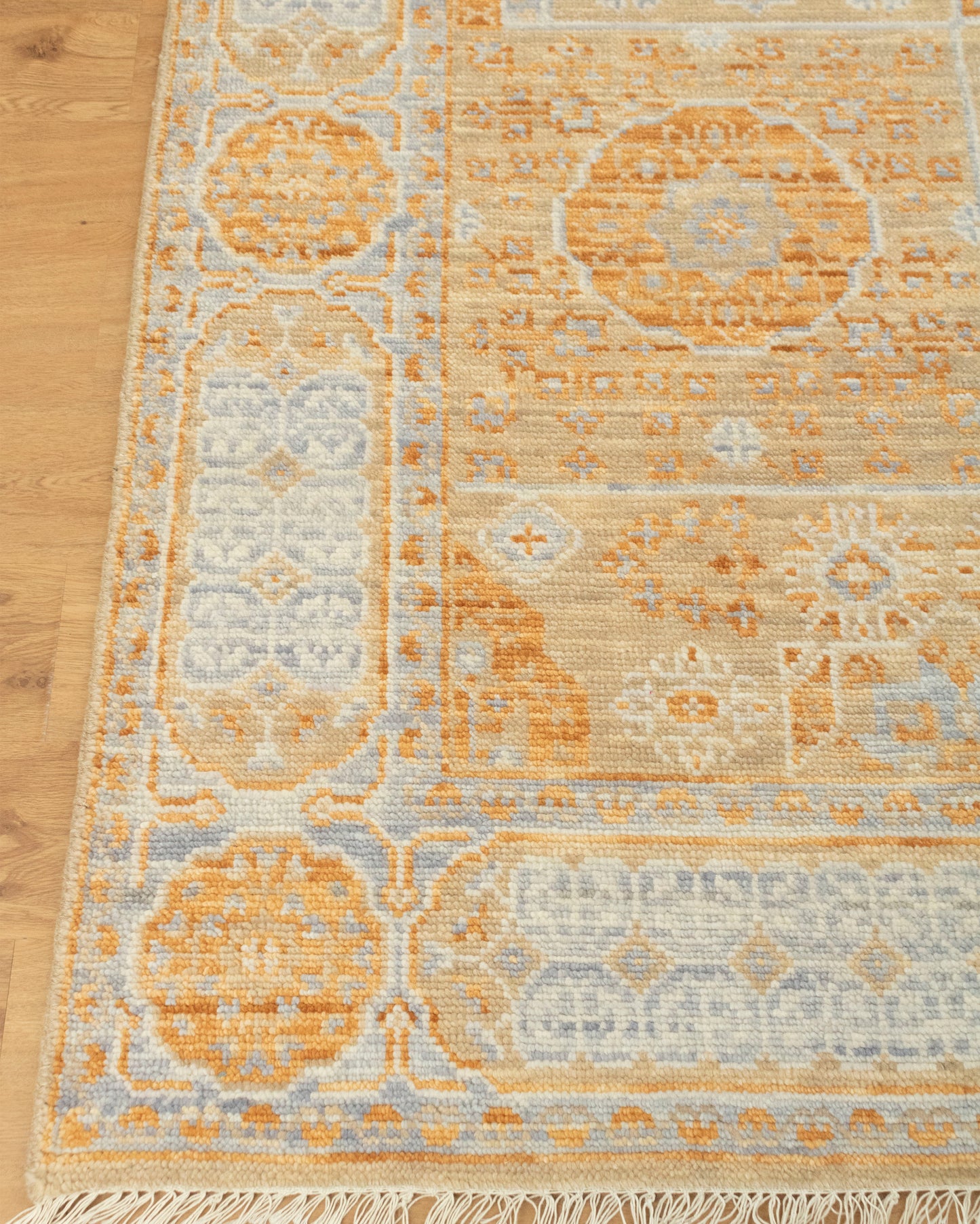 Hand-Knotted Mamluk Pastel colors Rug: Enhance Your Home's Ambiance