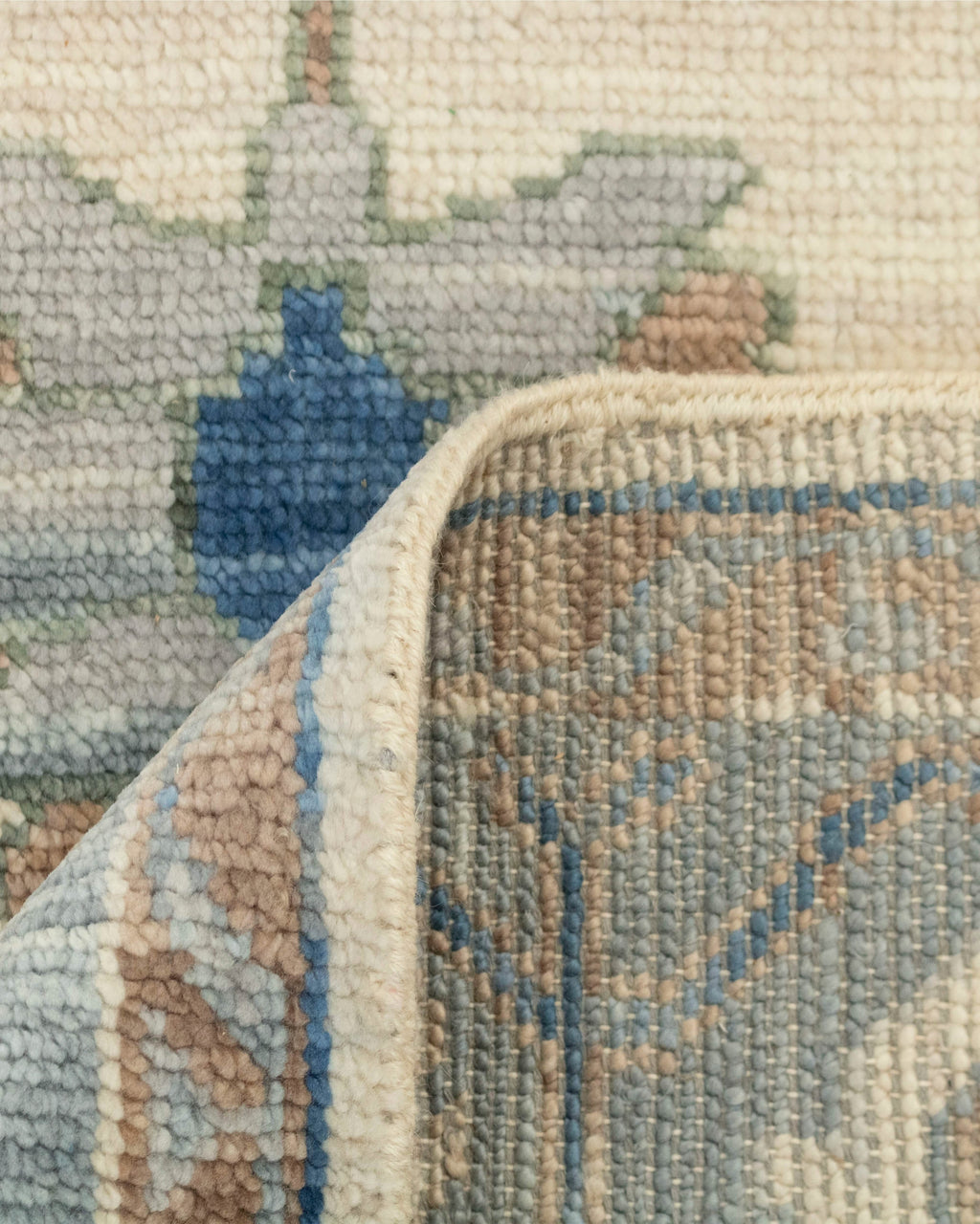 Modern Oushak Rug: Hand-Knotted with Care and Precision