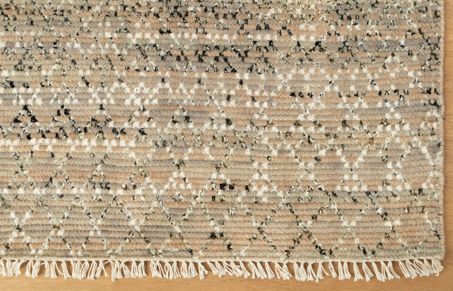 Wool Silk Indo Savannah Diamond Pattern Rug