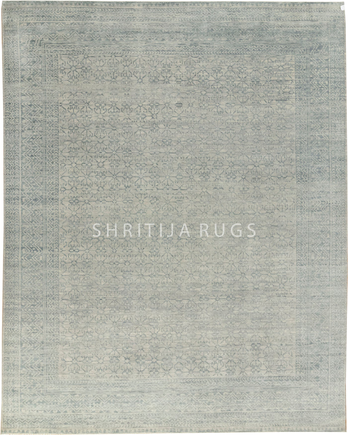 Gray Silver Floral Traditional Faded Color Hand Knotted Rug.