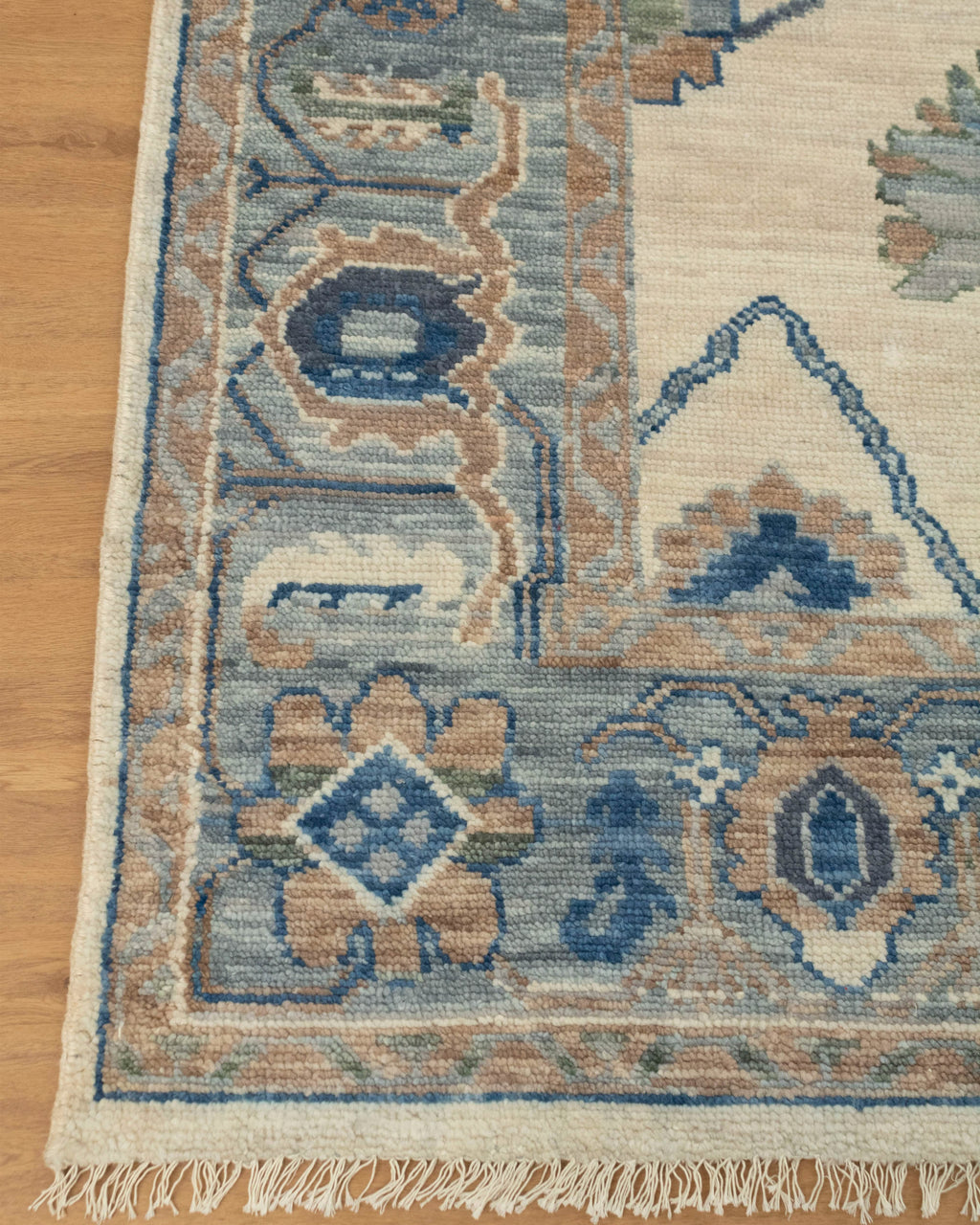 Modern Oushak Rug: Hand-Knotted with Care and Precision