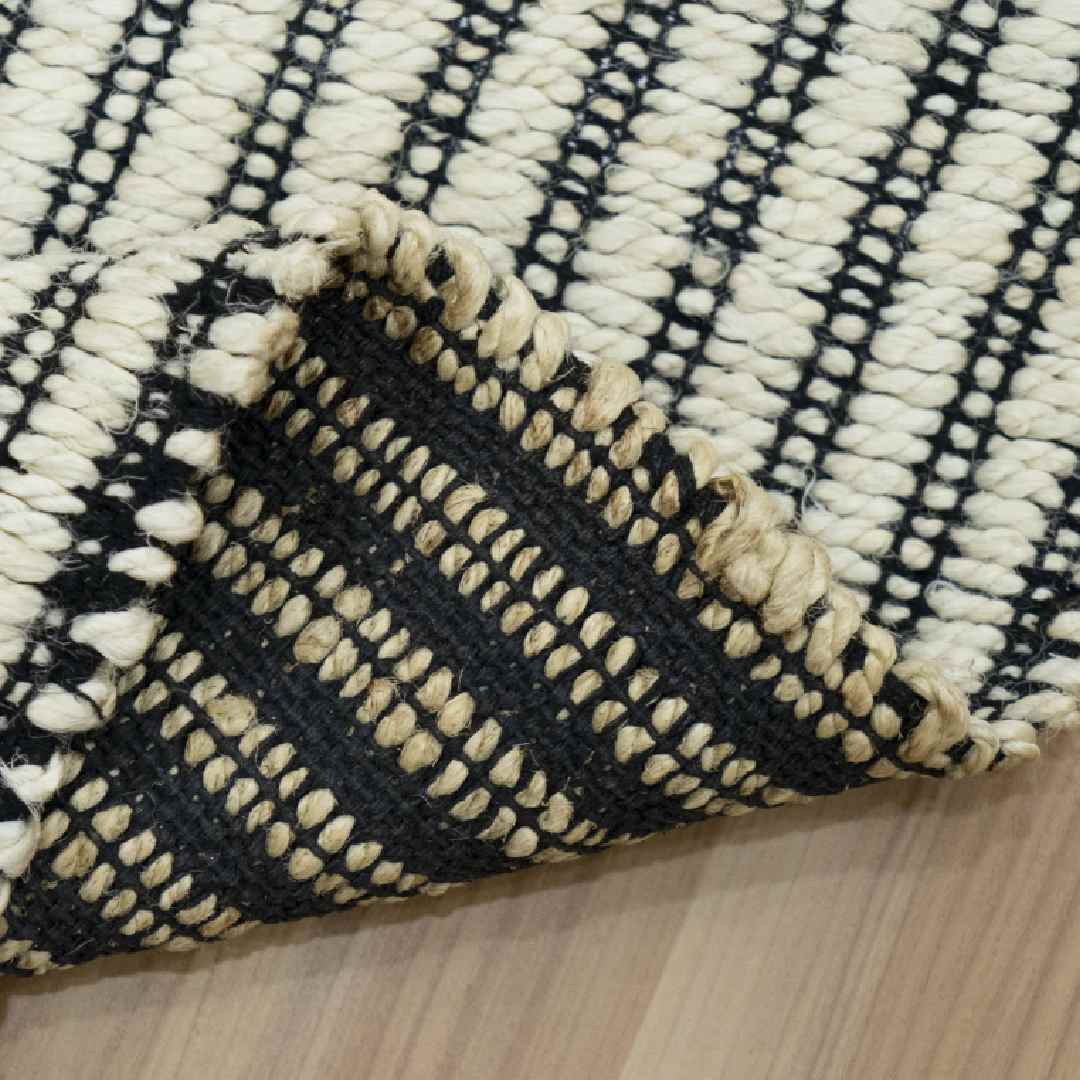 Organic Jute Rug - Bleach Tones for a Cozy Ambiance