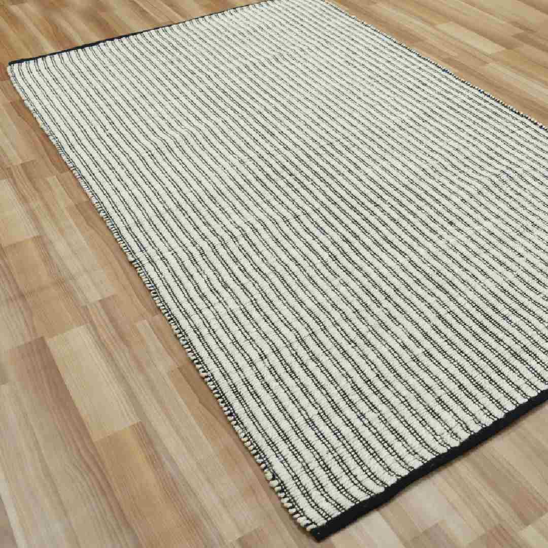 Organic Jute Rug - Bleach Tones for a Cozy Ambiance