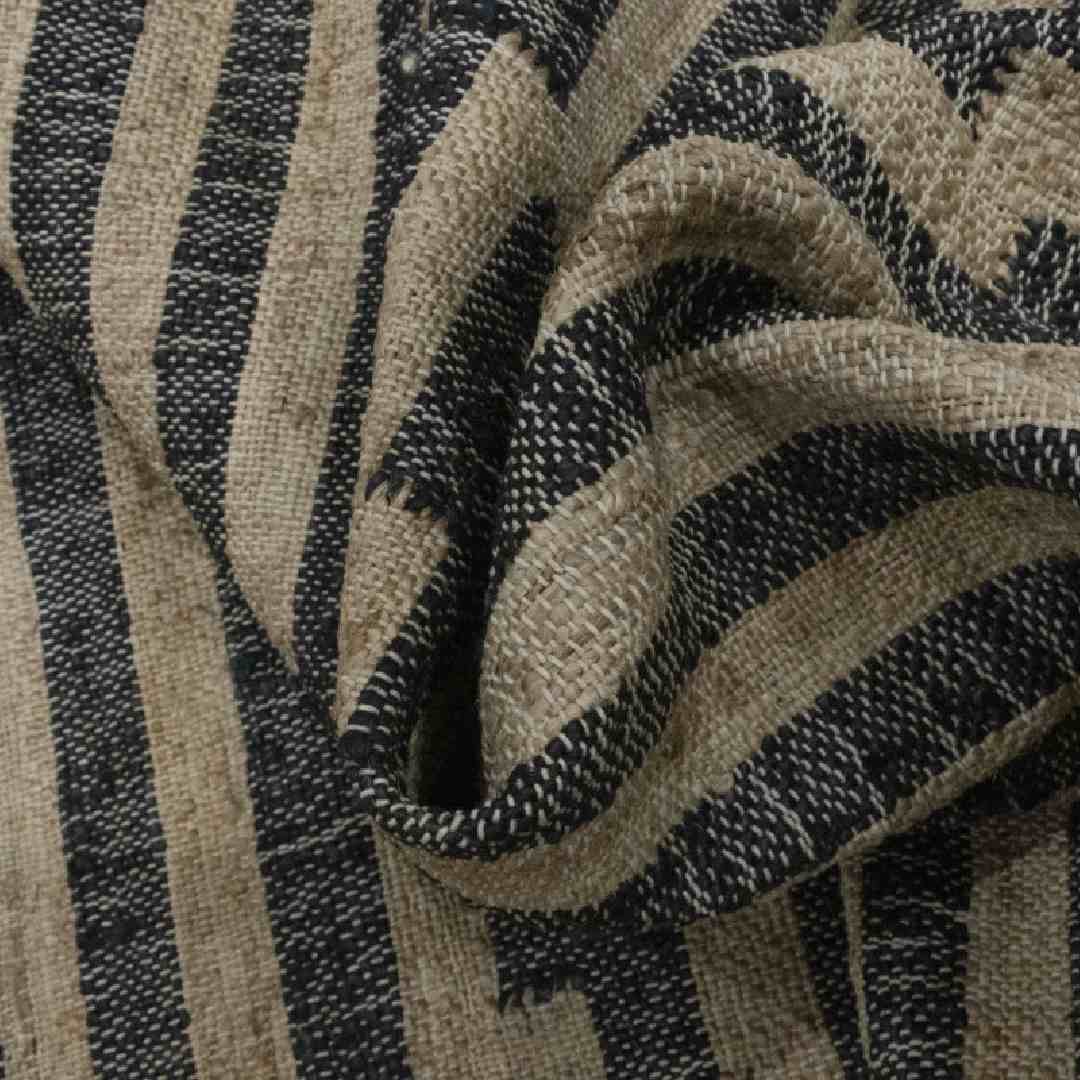 Geometric Pattern Jute Rug - Sustainable Choice for Modern Homes
