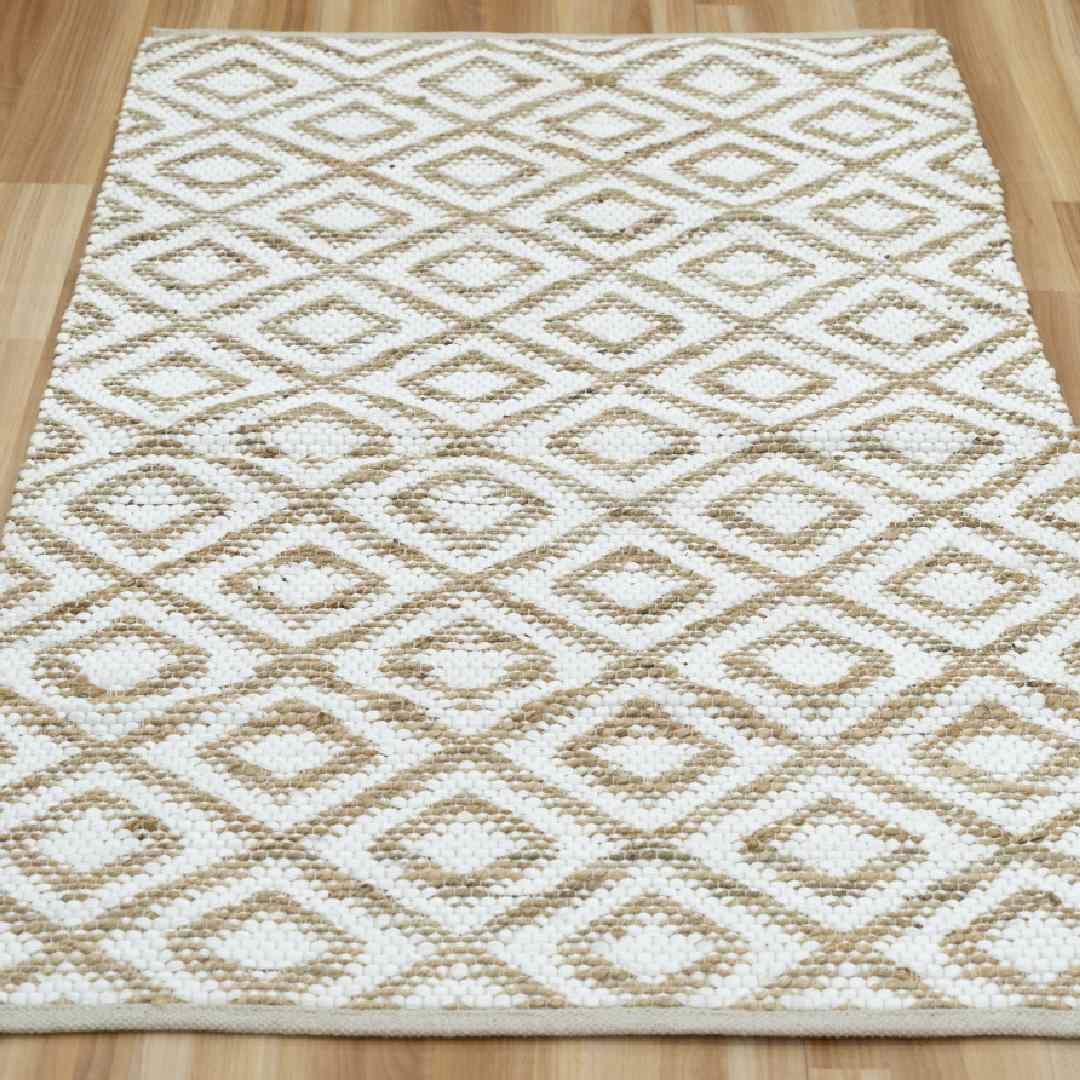 Reversible Jute Rug - Two Looks in One for Versatile Styling