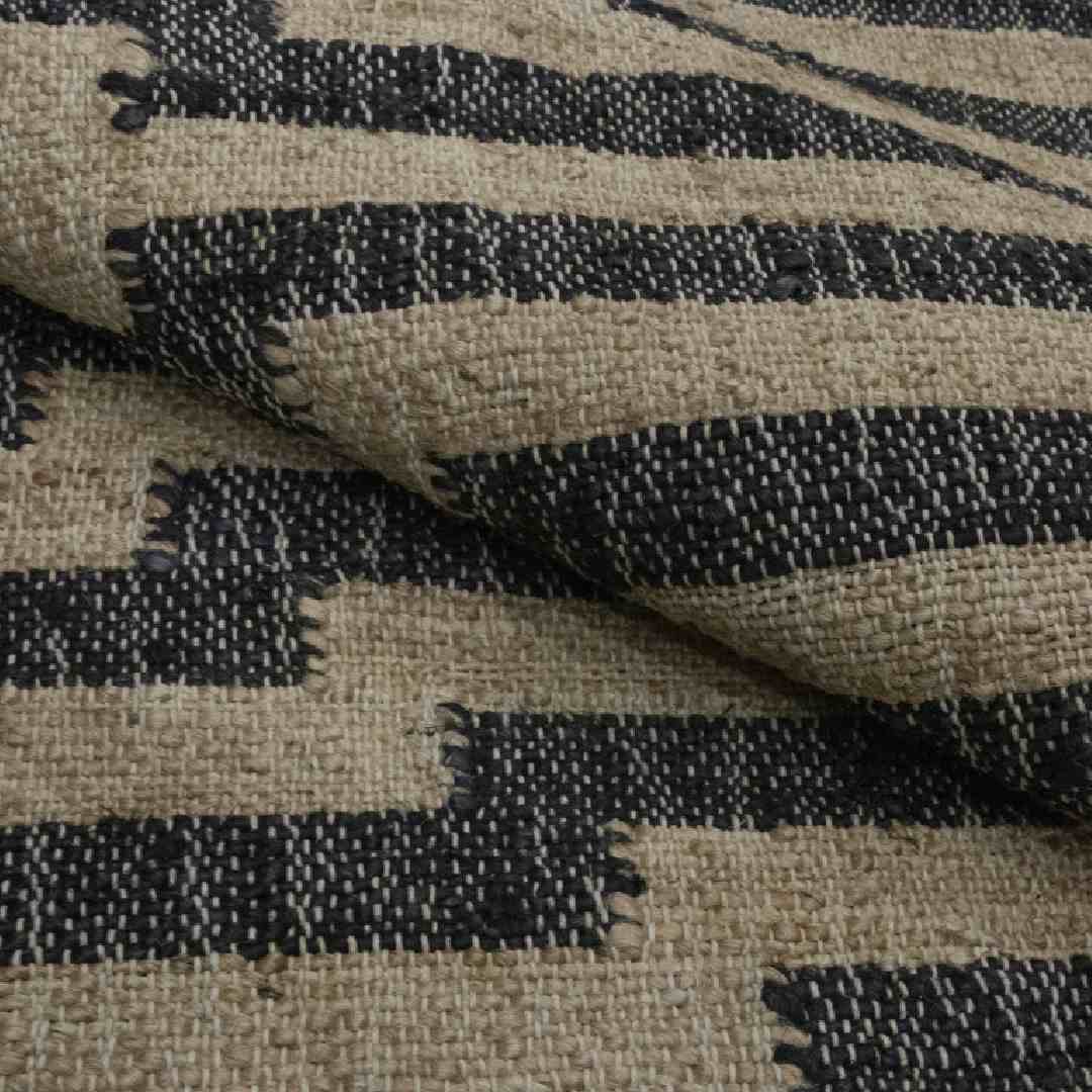 Geometric Pattern Jute Rug - Sustainable Choice for Modern Homes
