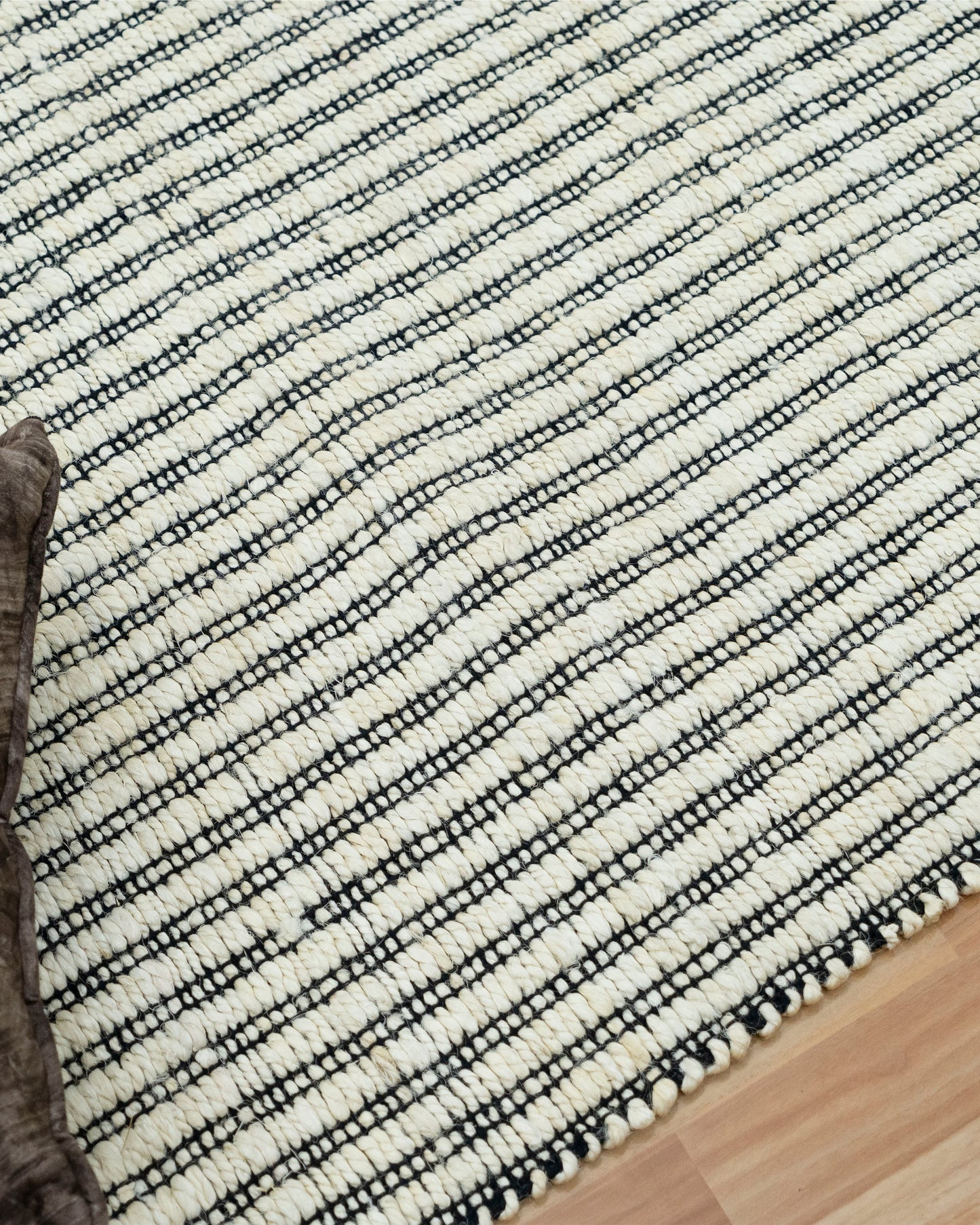 Organic Jute Rug - Bleach Tones for a Cozy Ambiance