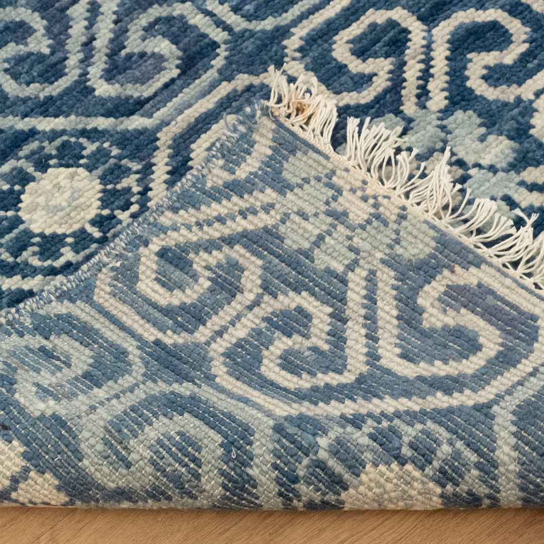 Blue Exquisite Hand-Knotted Oushak Rug: Perfect for Modern Homes