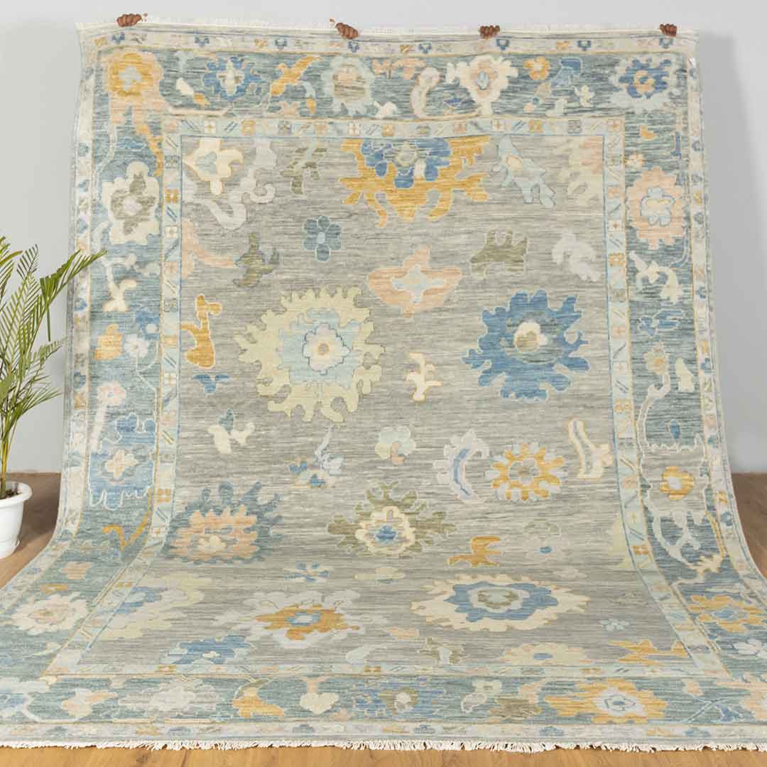 Elegant Hand-Knotted Oushak Rug: Perfect for Any Room