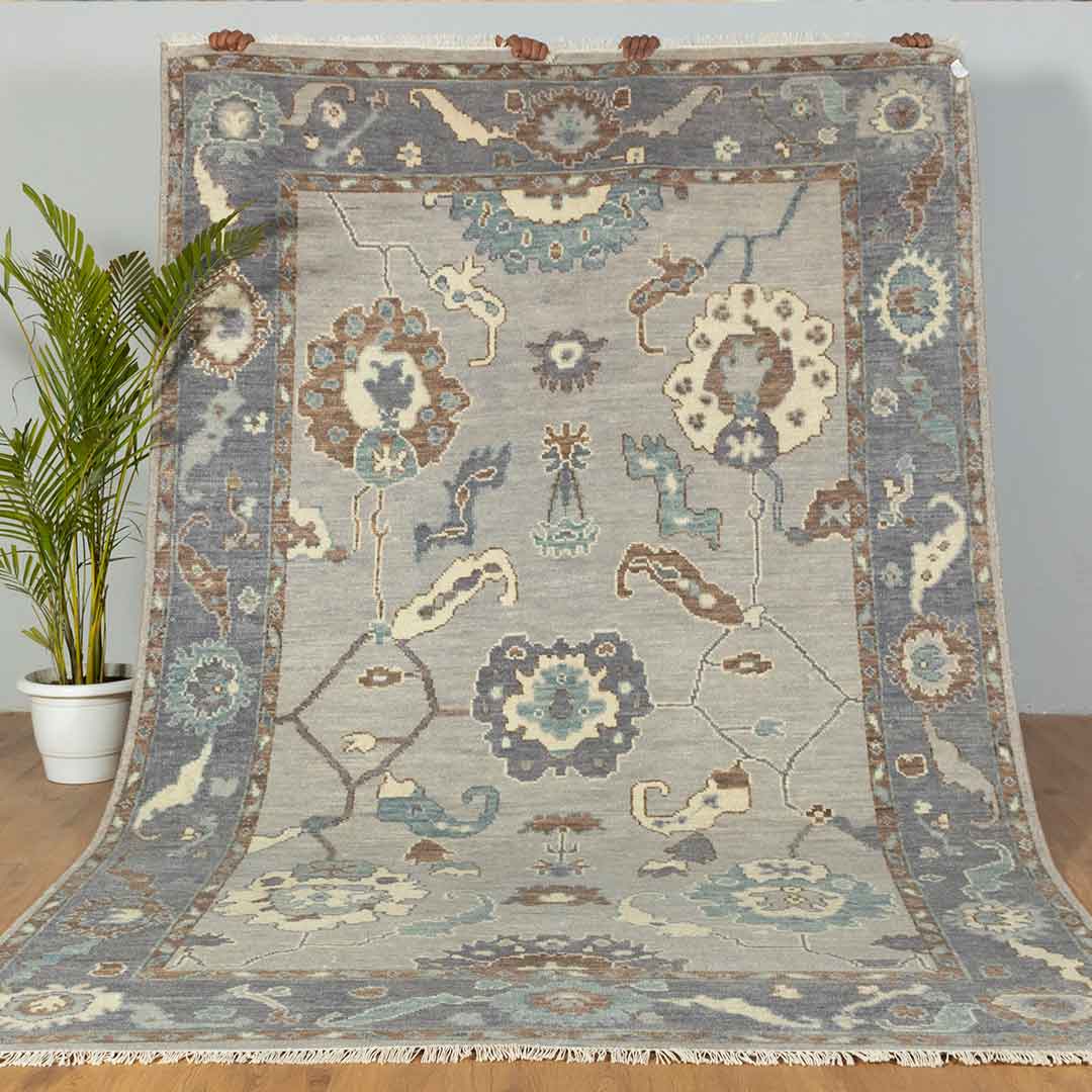 Paisley Hand-Knotted Oushak Rug: The Perfect Centerpiece for Your Room