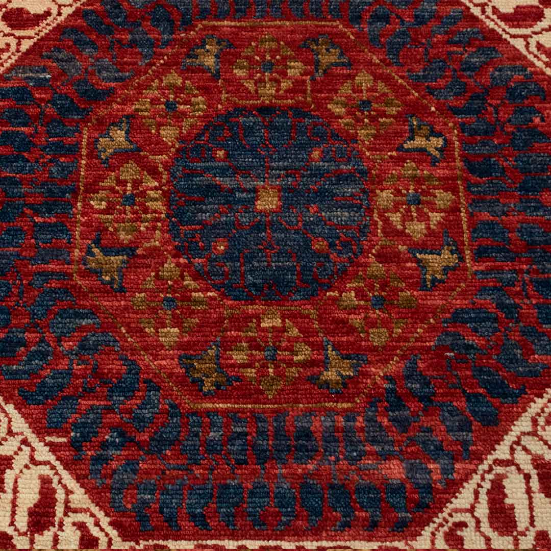 Luxurious Hand-Knotted Mamluk Rug for Chic Interiors