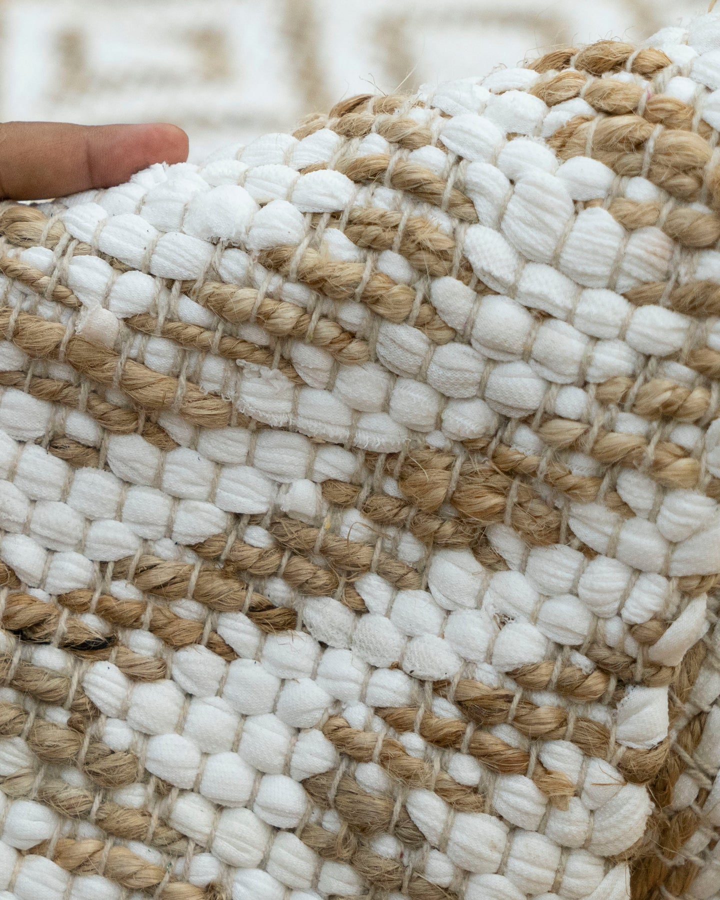 Reversible Jute Rug - Two Looks in One for Versatile Styling