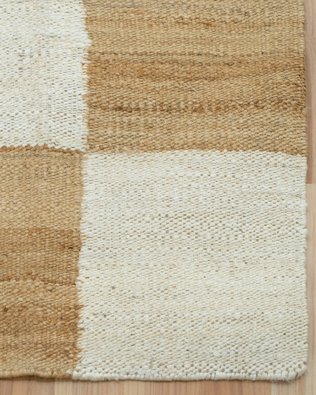 Modern Checkered Jute Area Rug - Perfect for Living Room & Bedroom