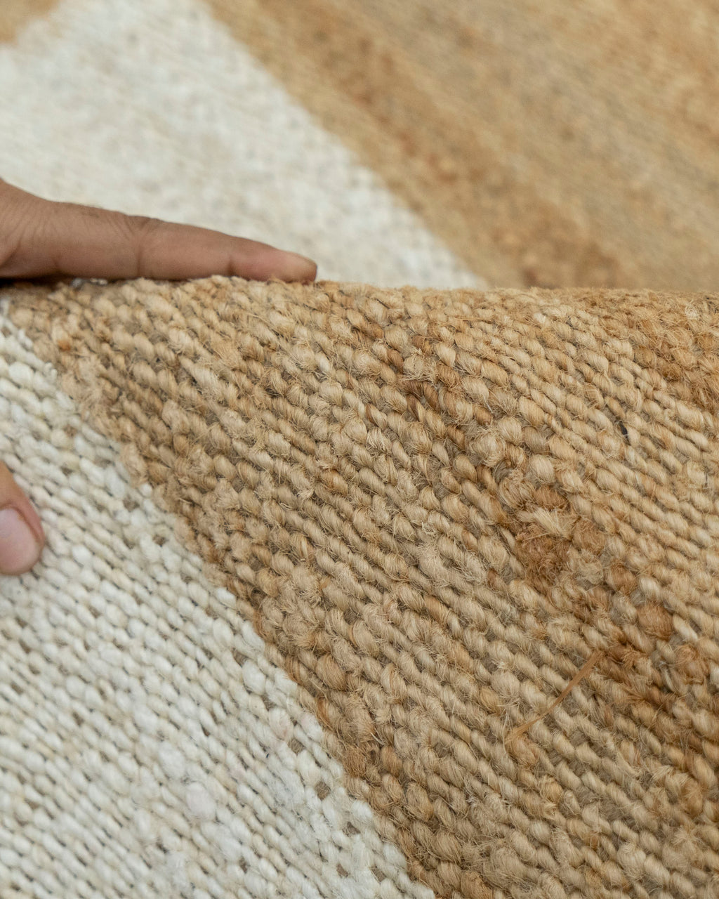 Modern Checkered Jute Area Rug - Perfect for Living Room & Bedroom