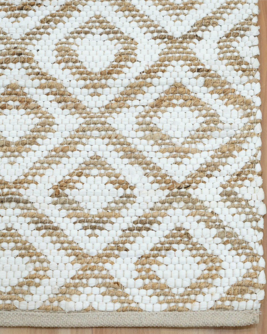 Reversible Jute Rug - Two Looks in One for Versatile Styling