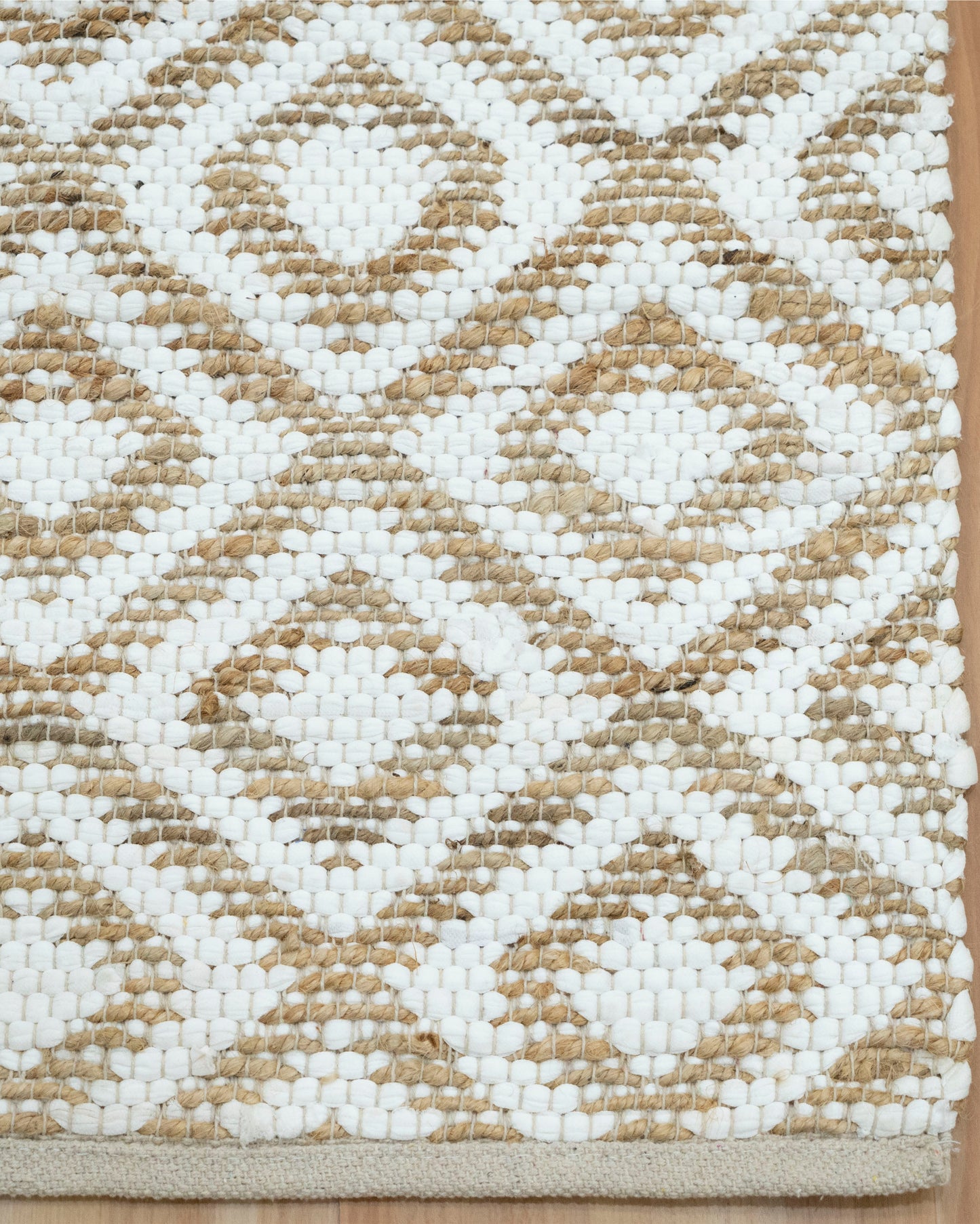 Reversible Jute Rug - Two Looks in One for Versatile Styling