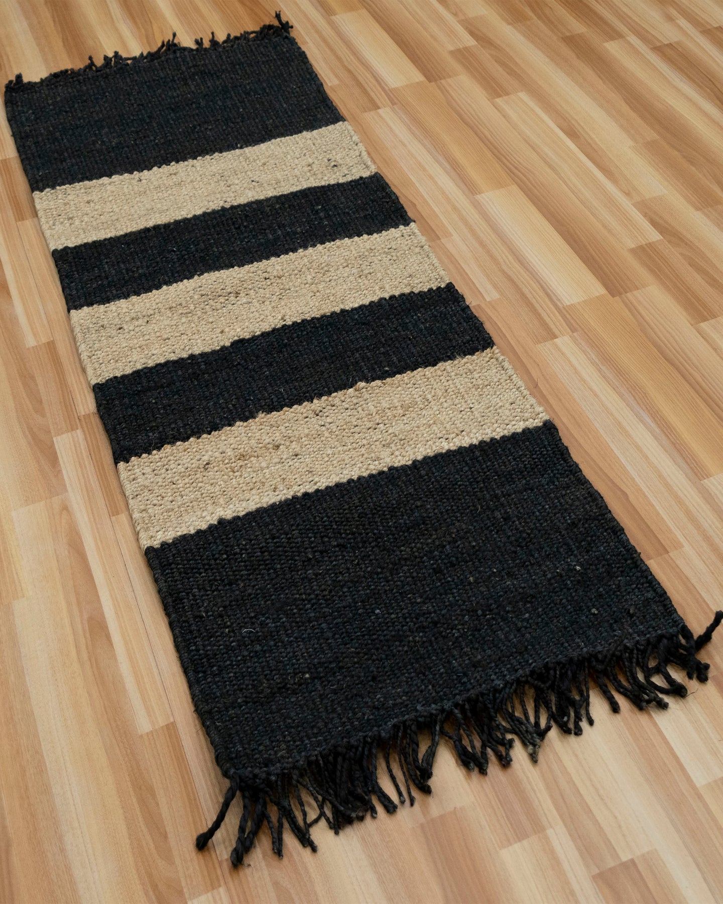 Braided Jute Rug - Rustic Charm for Any Space