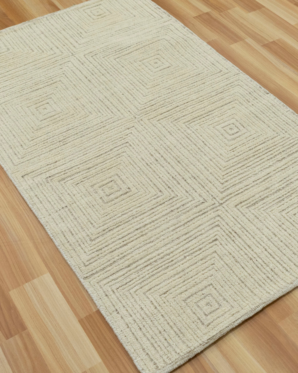Diamond Ivory Repeat