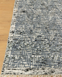Zigzag Novo Grey Wool Viscose Hand-Knotted Rug.