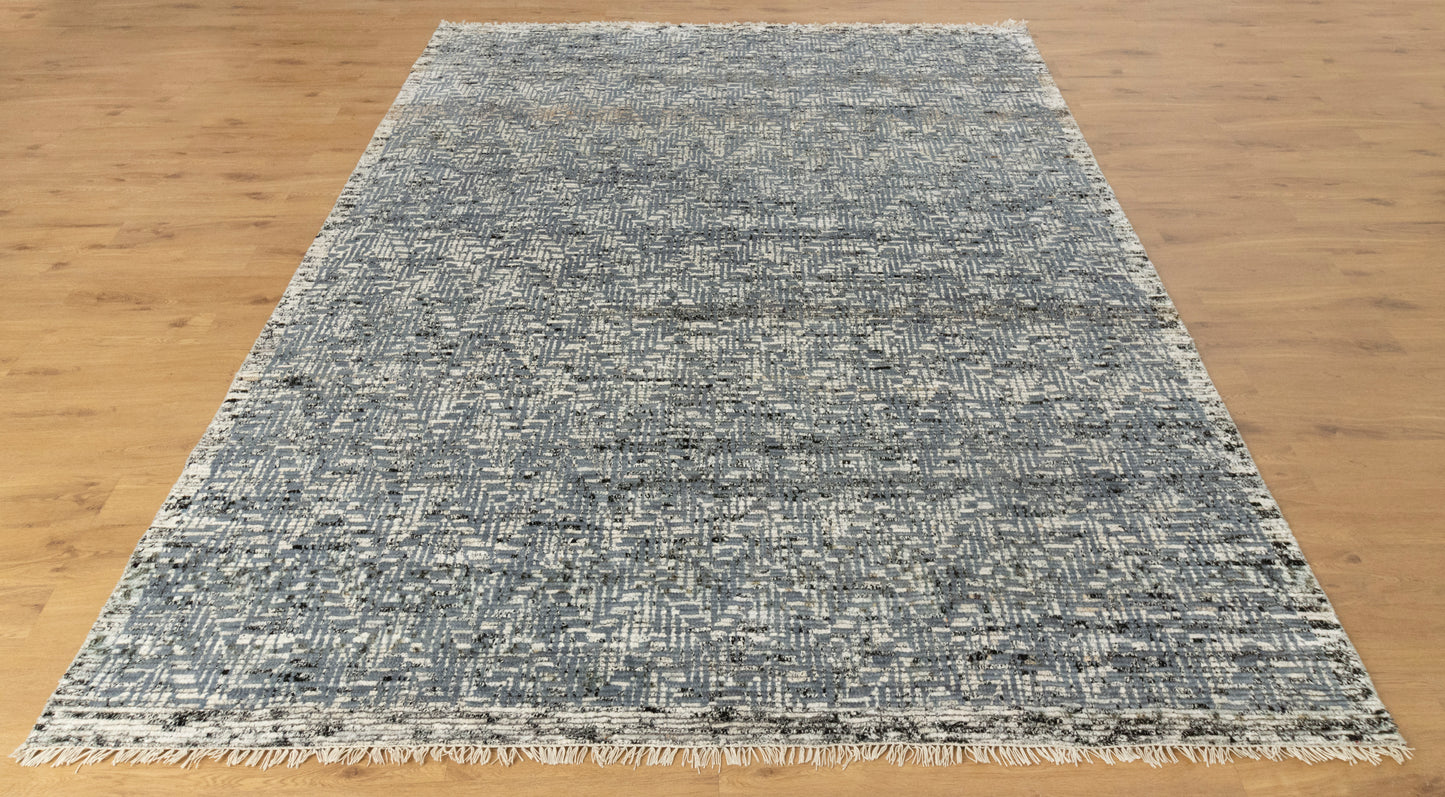 Zigzag Novo Grey Wool Viscose Hand-Knotted Rug.