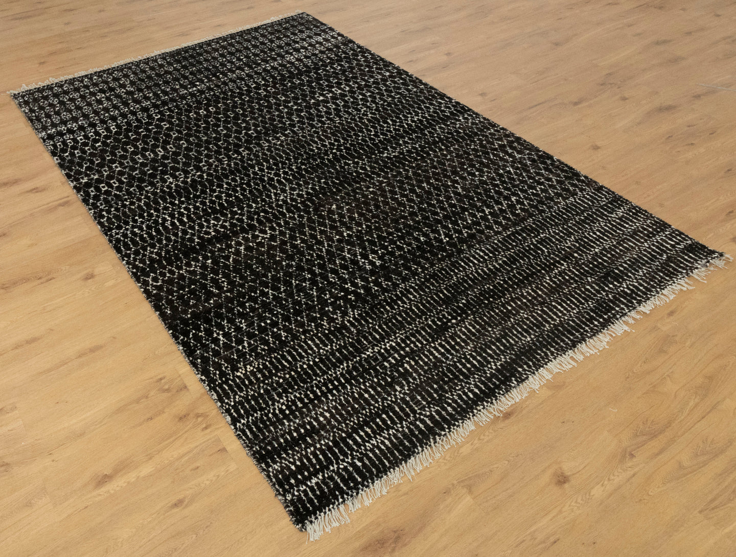 Darya Wool Silver Silk Hand Knotted Premium Quality Rug