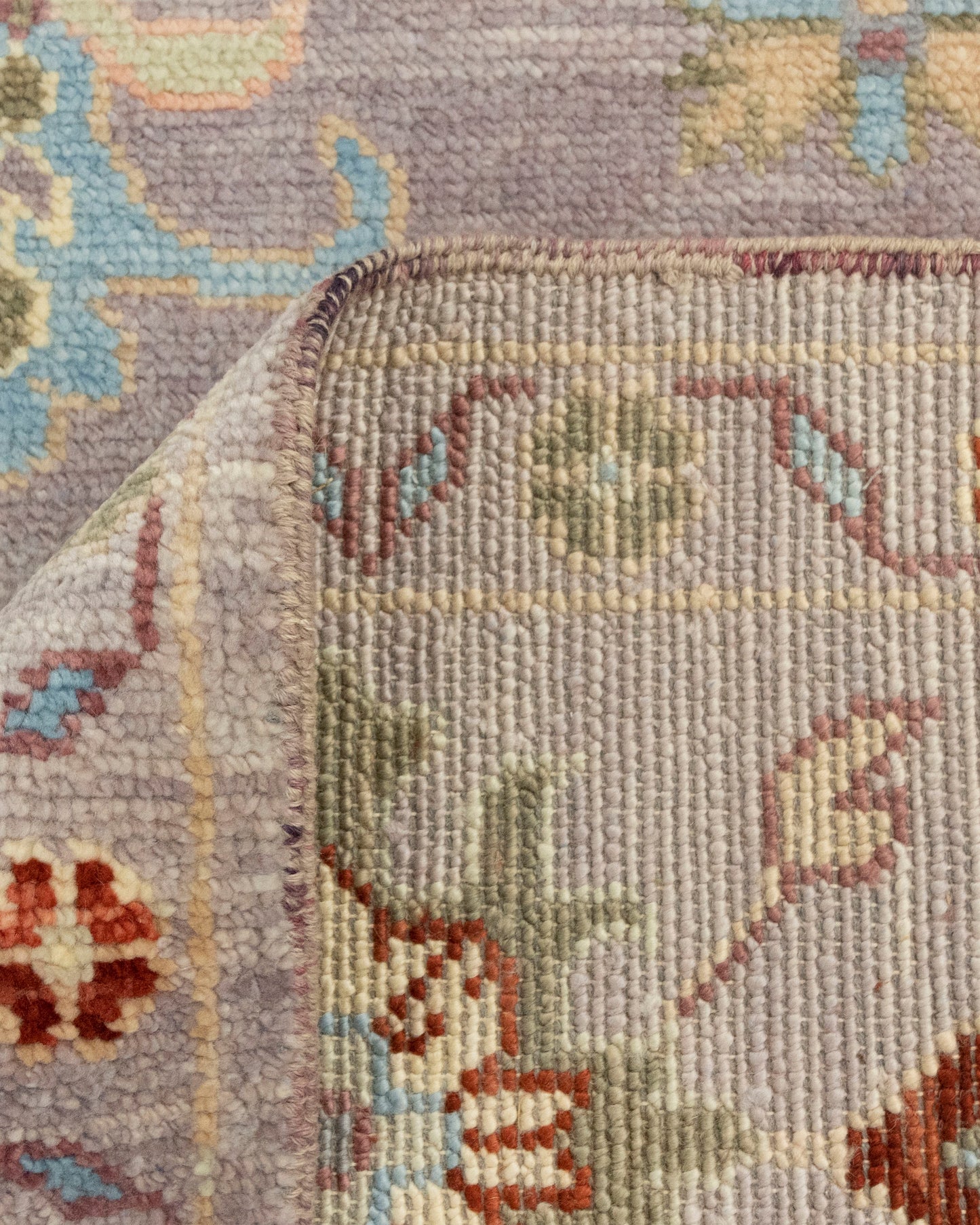 Luxurious Hand-Knotted Oushak Rug: Comfort Meets Style