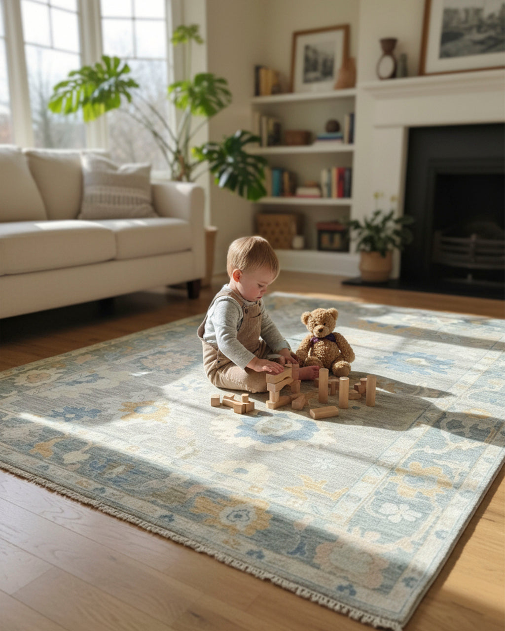 Elegant Hand-Knotted Oushak Rug: Perfect for Any Room