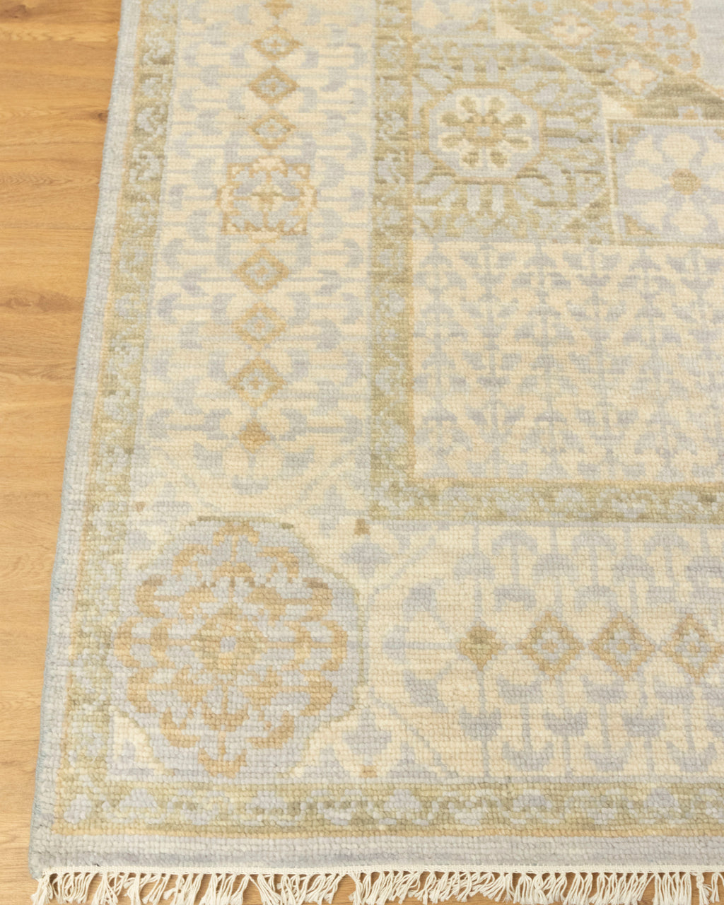 Hand-Knotted Royal Look Mamluk Rug: The Perfect Blend of Comfort and Style