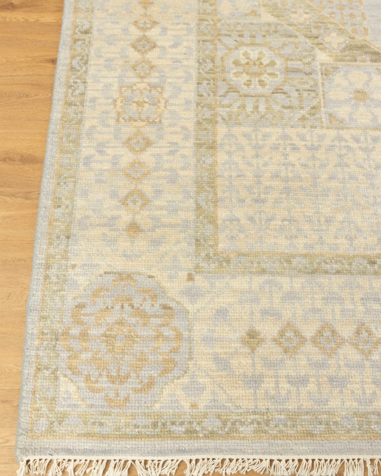 Hand-Knotted Royal Look Mamluk Rug: The Perfect Blend of Comfort and Style