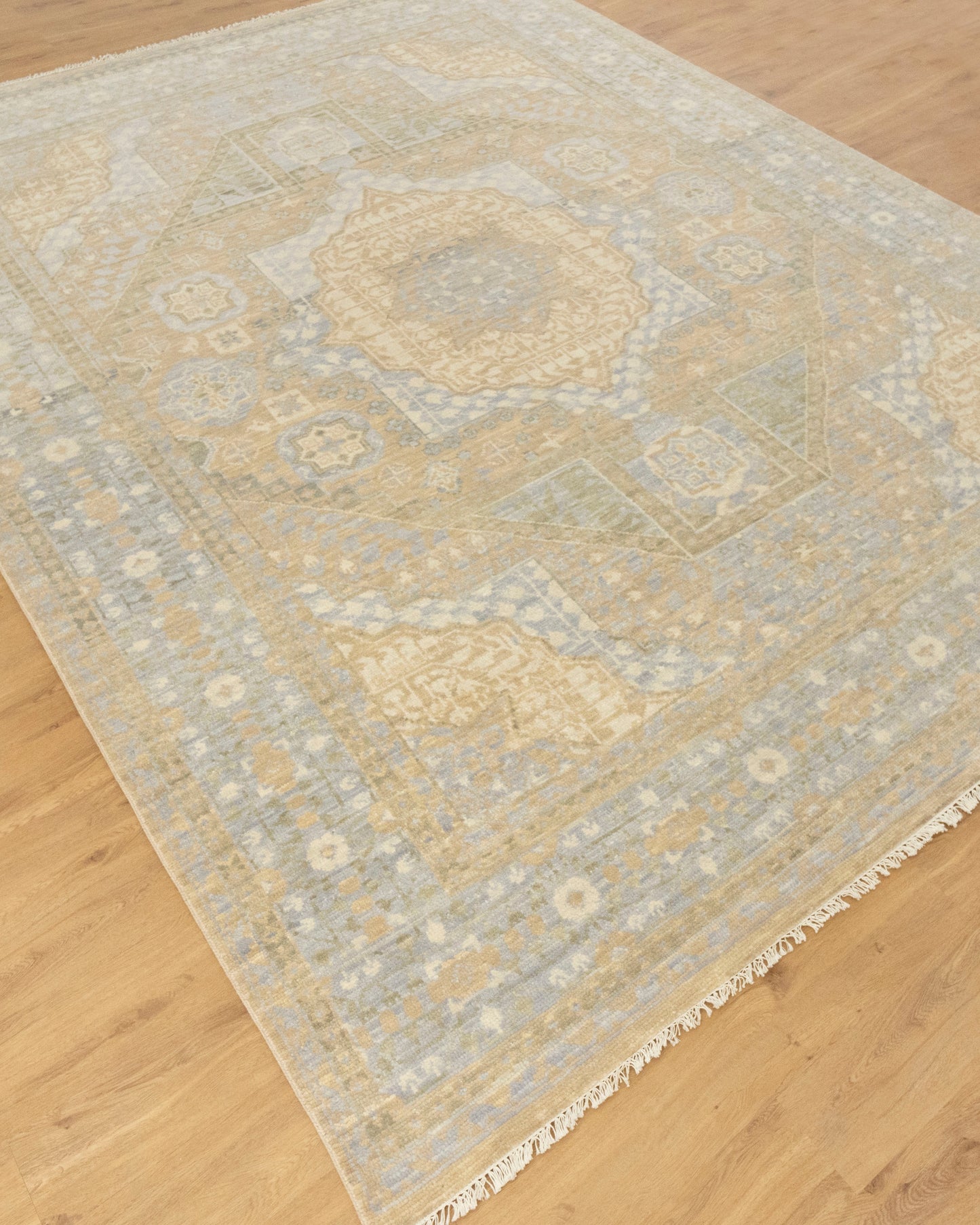 Artisan Hand-Knotted Mamluk Distressed look  Rug: Quality Meets Design