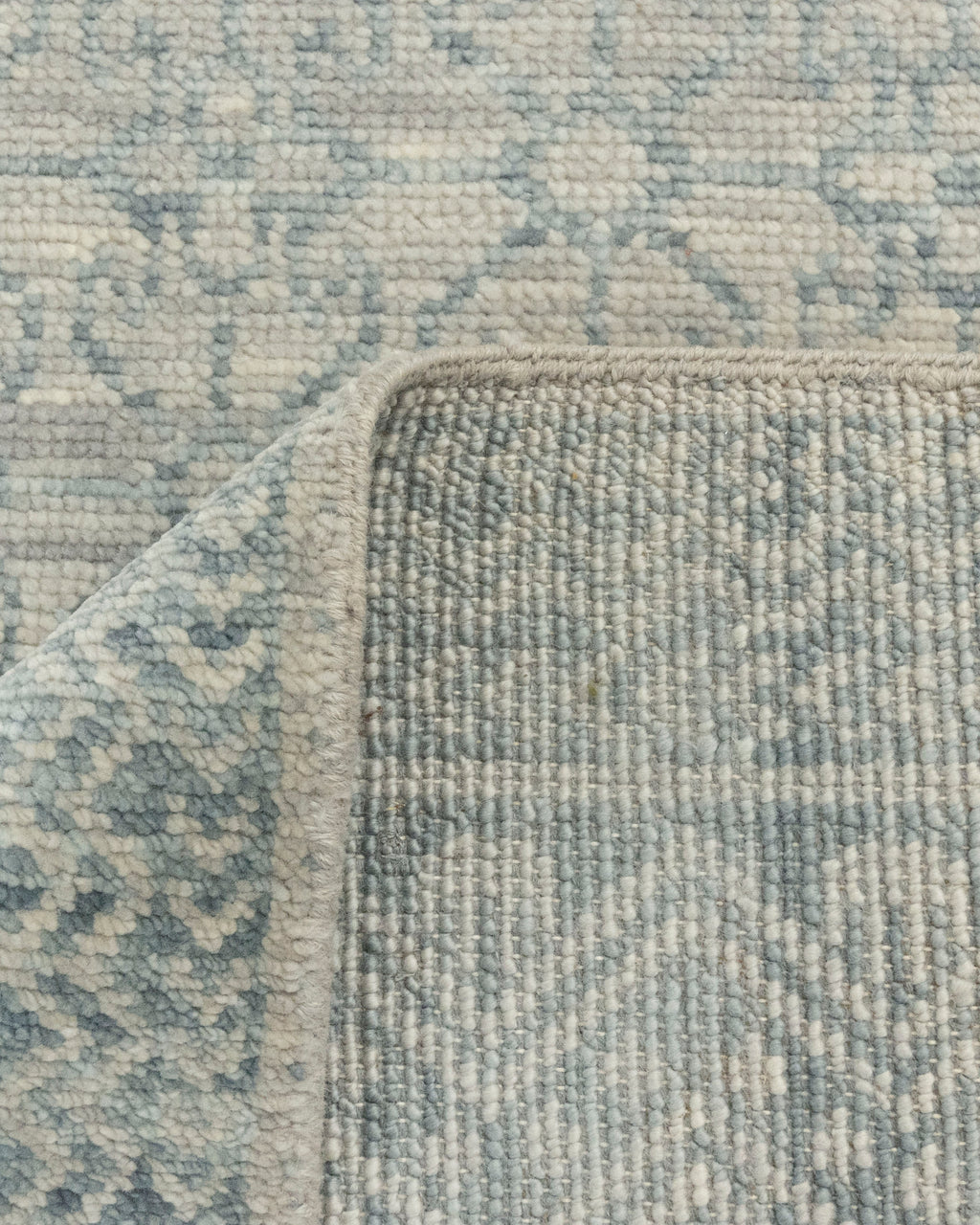 Gray Silver Floral Traditional Faded Color Hand Knotted Rug.