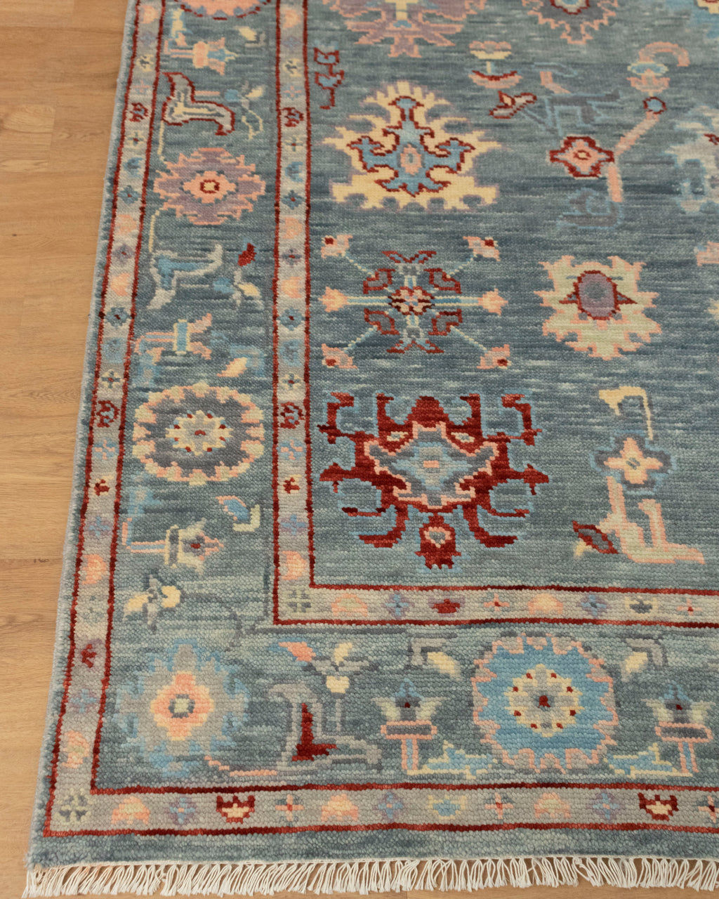 Artisan-Made Hand-Knotted Oushak Rug for Cozy Living Rooms