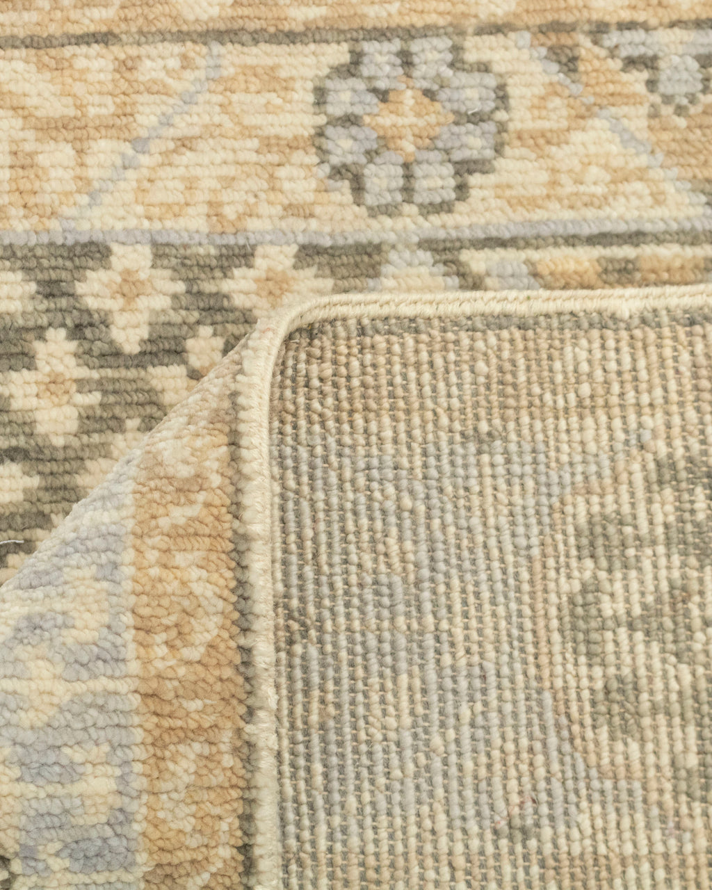 Muted Hand knotted Mamluk Design Rug: Timeless Design Meets Modern Aesthetics