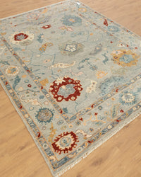 Elegant Hand-Knotted Modern Oushak Rug for Luxurious Living Spaces