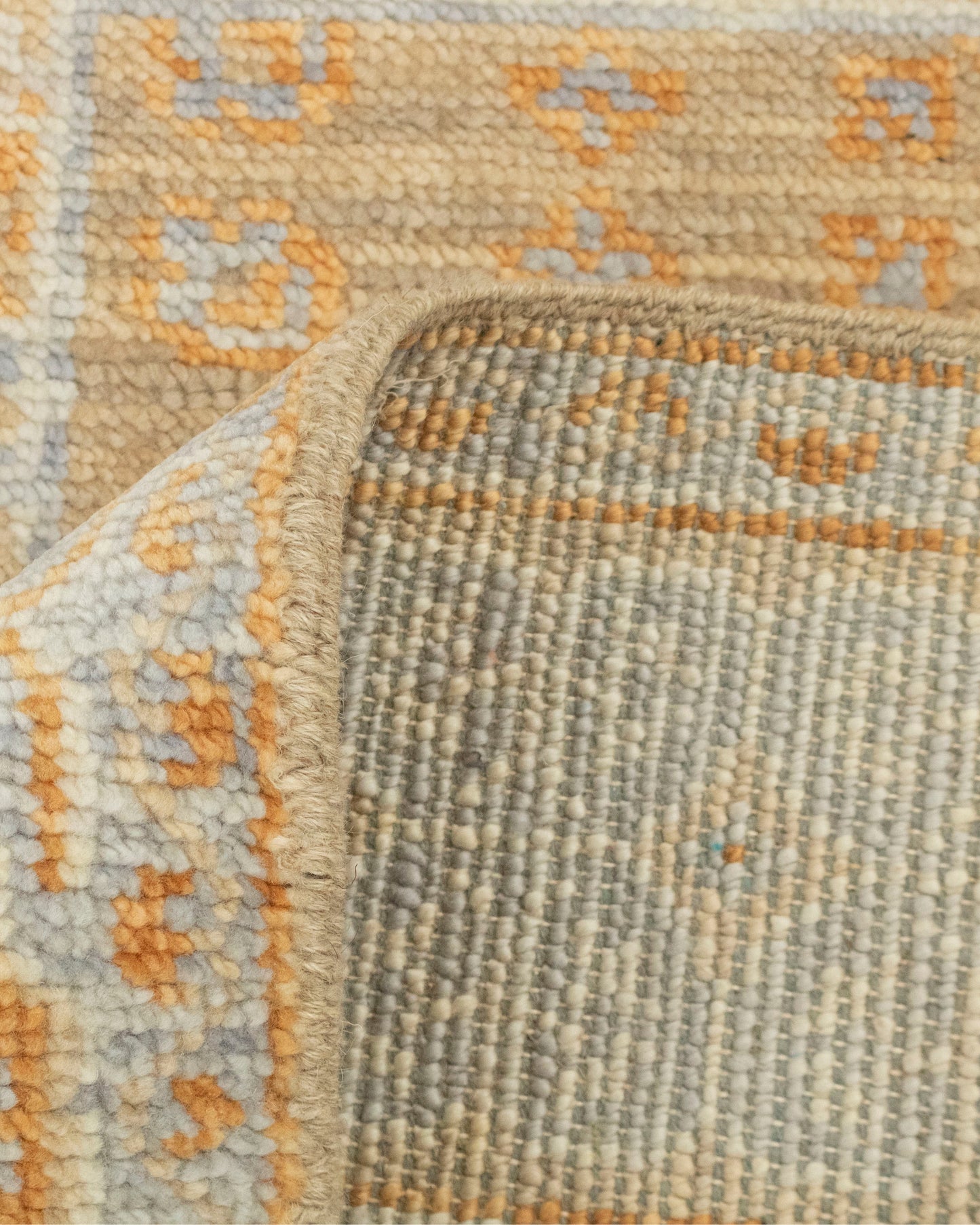 Hand-Knotted Mamluk Pastel colors Rug: Enhance Your Home's Ambiance