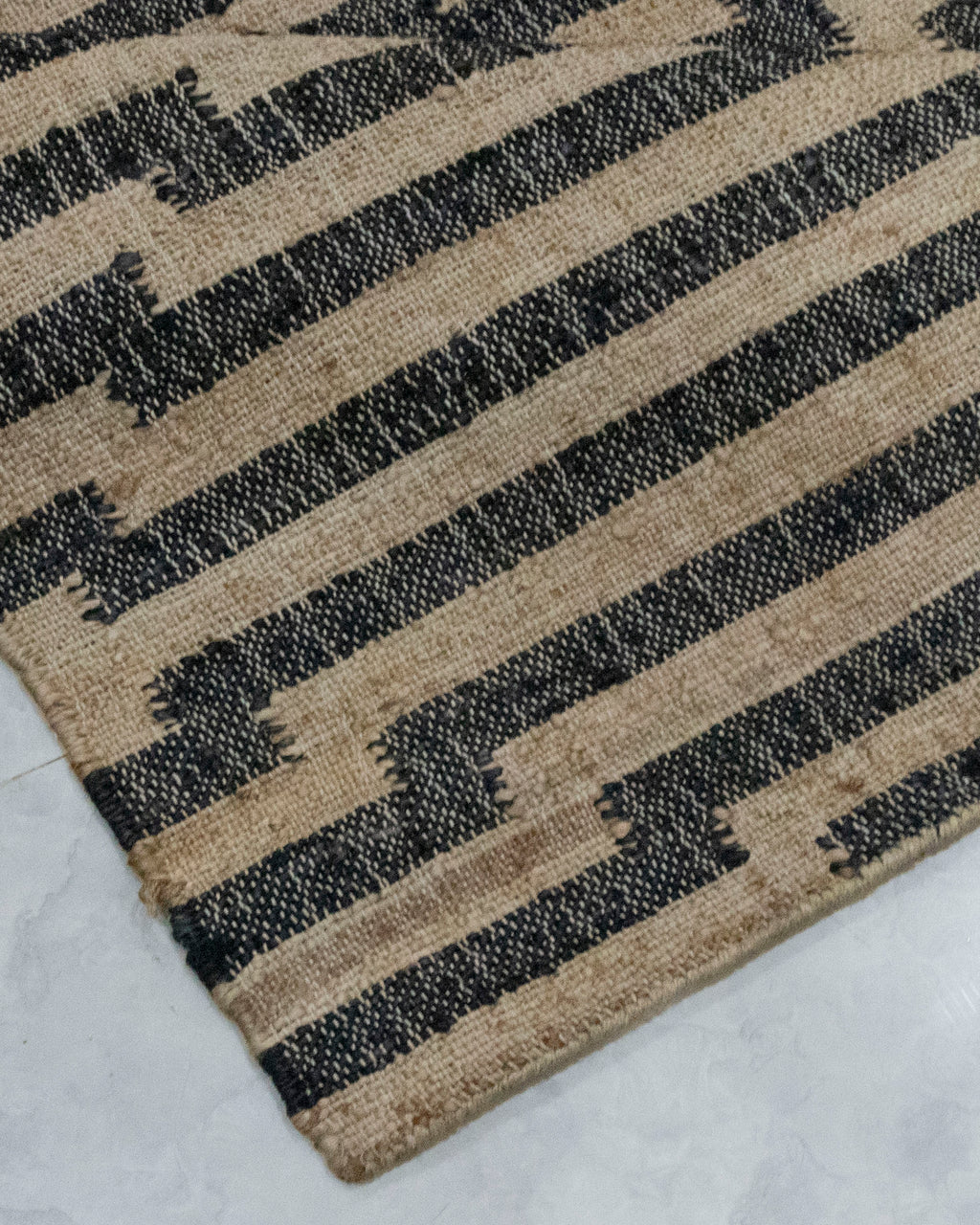 Geometric Pattern Jute Rug - Sustainable Choice for Modern Homes