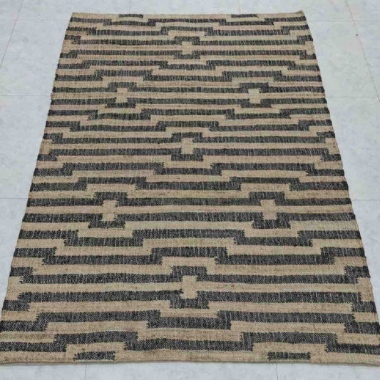 Geometric Pattern Jute Rug - Sustainable Choice for Modern Homes