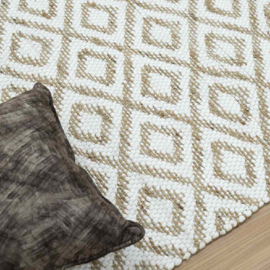 Reversible Jute Rug - Two Looks in One for Versatile Styling