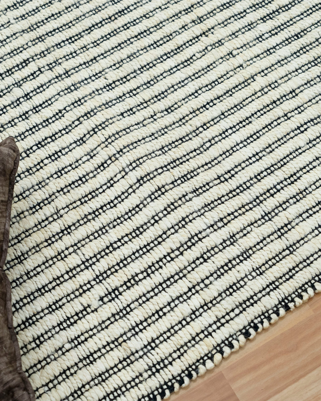 Organic Jute Rug - Bleach Tones for a Cozy Ambiance