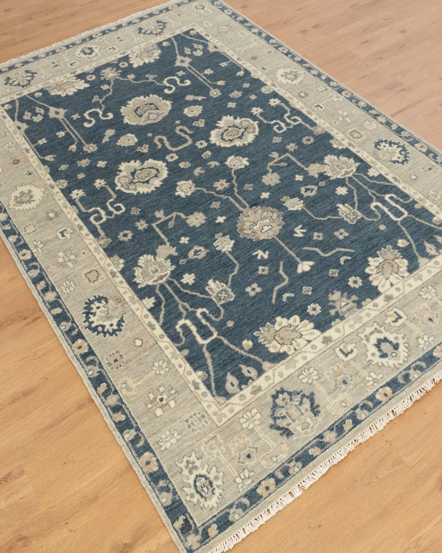 Floral  Modern Oushak Rug: Hand-Knotted Luxury for Any Room