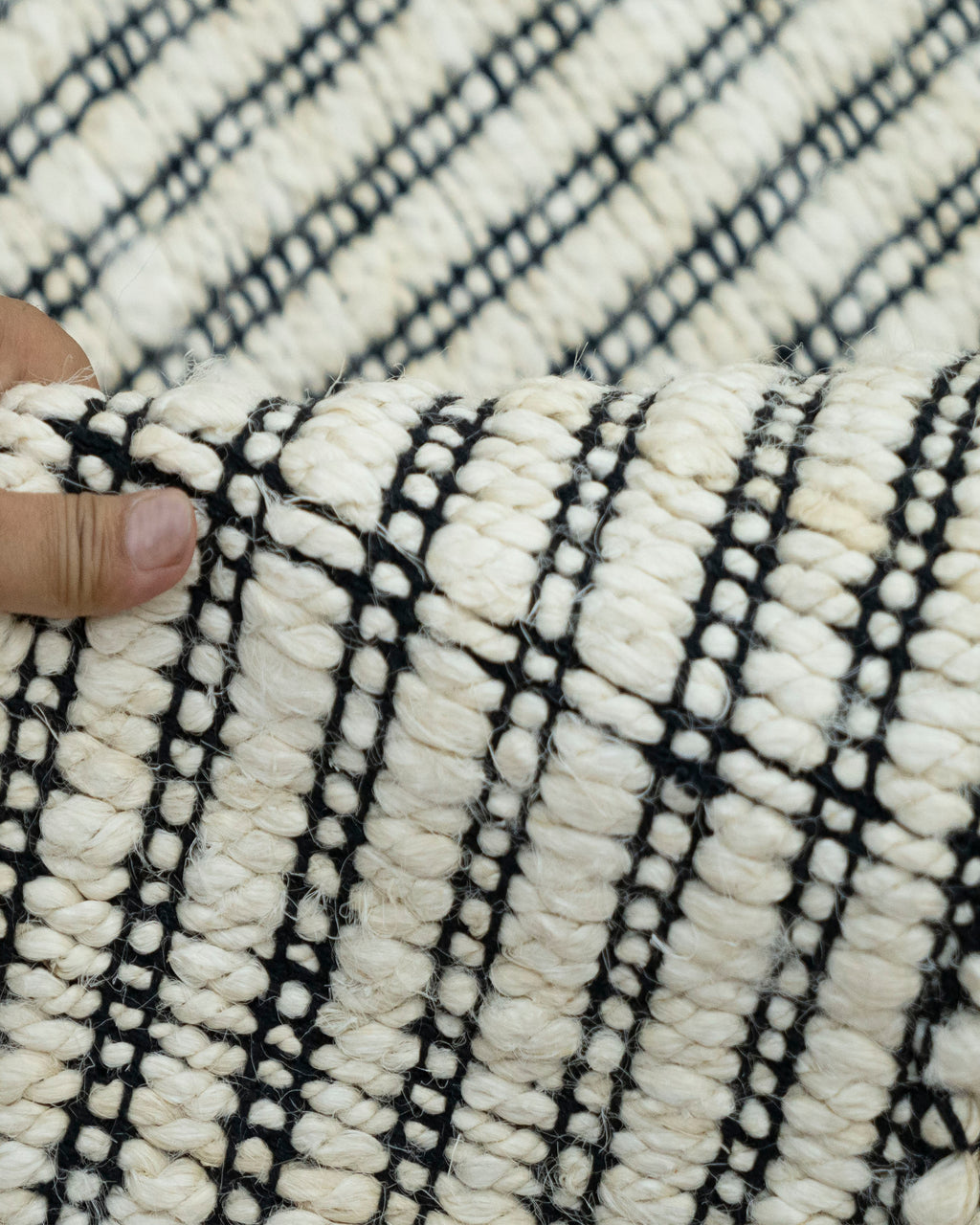 Organic Jute Rug - Bleach Tones for a Cozy Ambiance